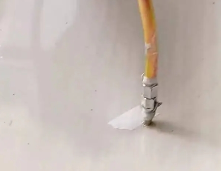 陵城瓷砖空鼓维修公司专业解答在瓷砖铺贴过程中，如果使用的砂料过粗（如全部使用了粗砂），可能会导致以下问题